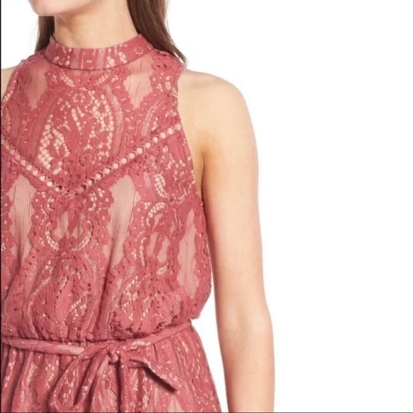 Wayf Portrait Dress - Picture 2 of 4